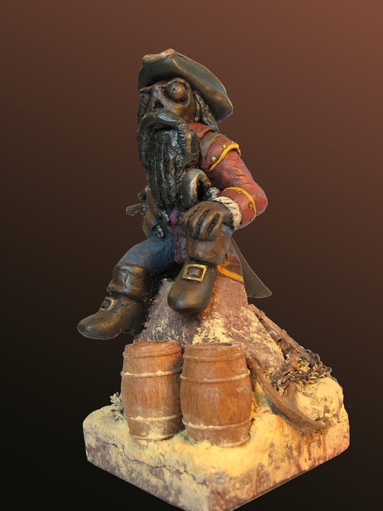 Pirata dei caraibi Barbanera scruta l'orizzonte